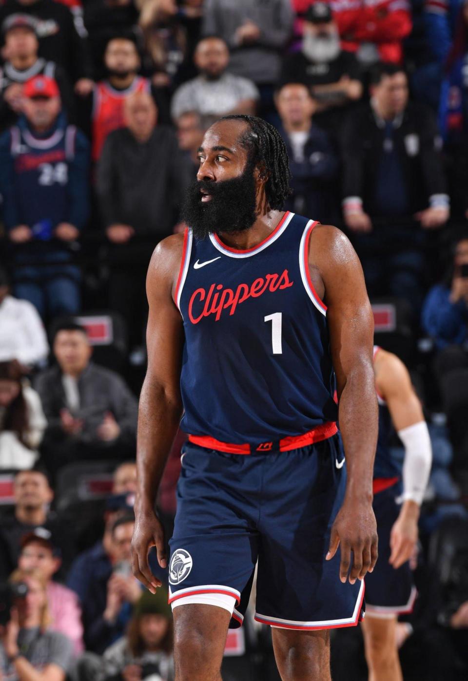 包含快船球星三分绝杀，全场观众热烈欢呼，不是主题只有合作.的词条