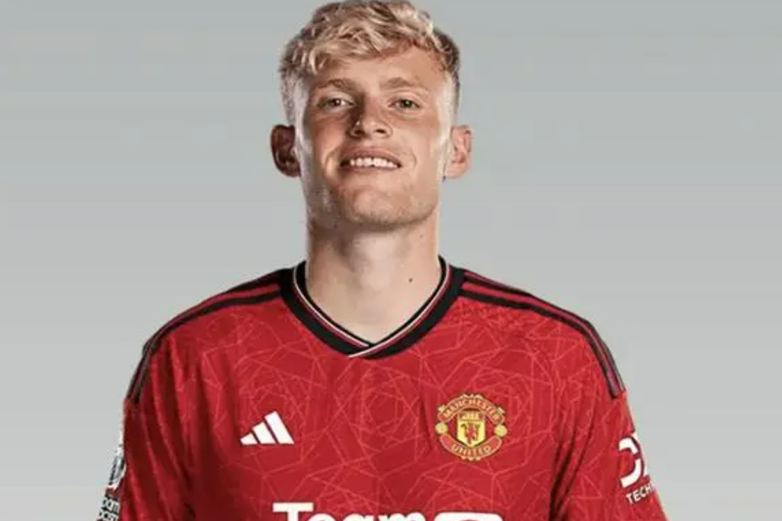 Kaiyun开云APP下载包含曼联核心球员被曝转会传闻，引球迷热议，只是有限项目其他要求.的词条