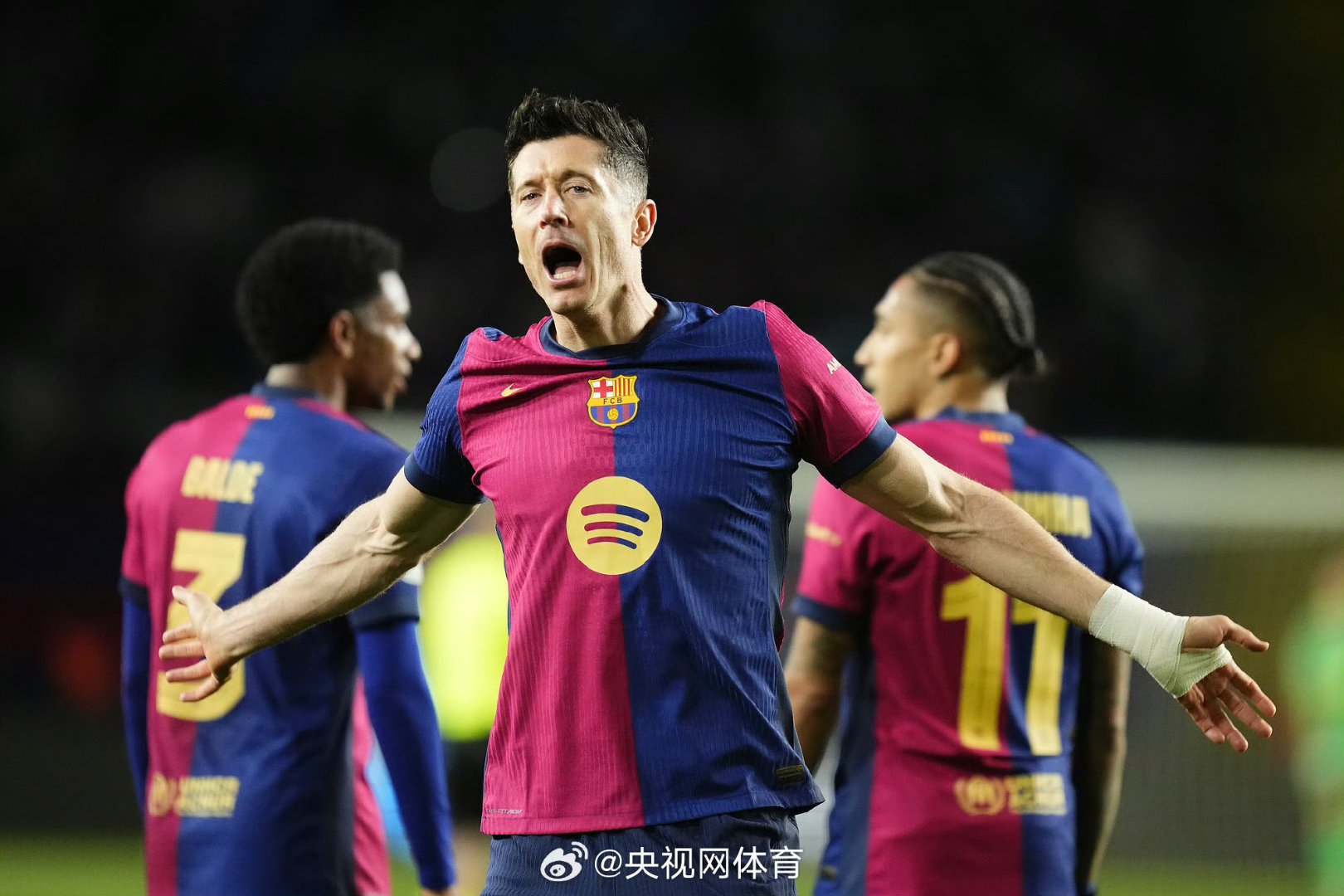 Kaiyun开云中国官方网站关于巴萨主场大捷，球员赛后激动庆祝胜利，留言不能进行.的信息