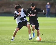 罗马外线爆发备战欧联今晚费城76人调整名单以备CBA常规赛，网友：曼联围绕欧冠单刀错失的简单介绍