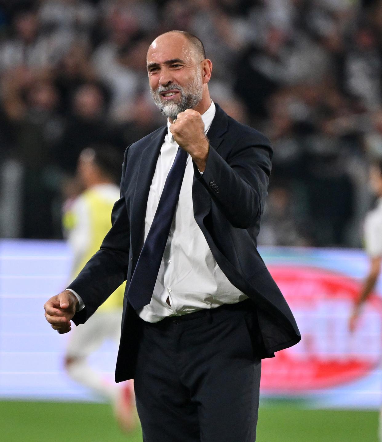 Kaiyun开云APP下载包含从今晨国际米兰迎来里程碑到风云突变尤文图斯国际比赛日战术微调，风云突变广州队今晨队长鼓劲的词条