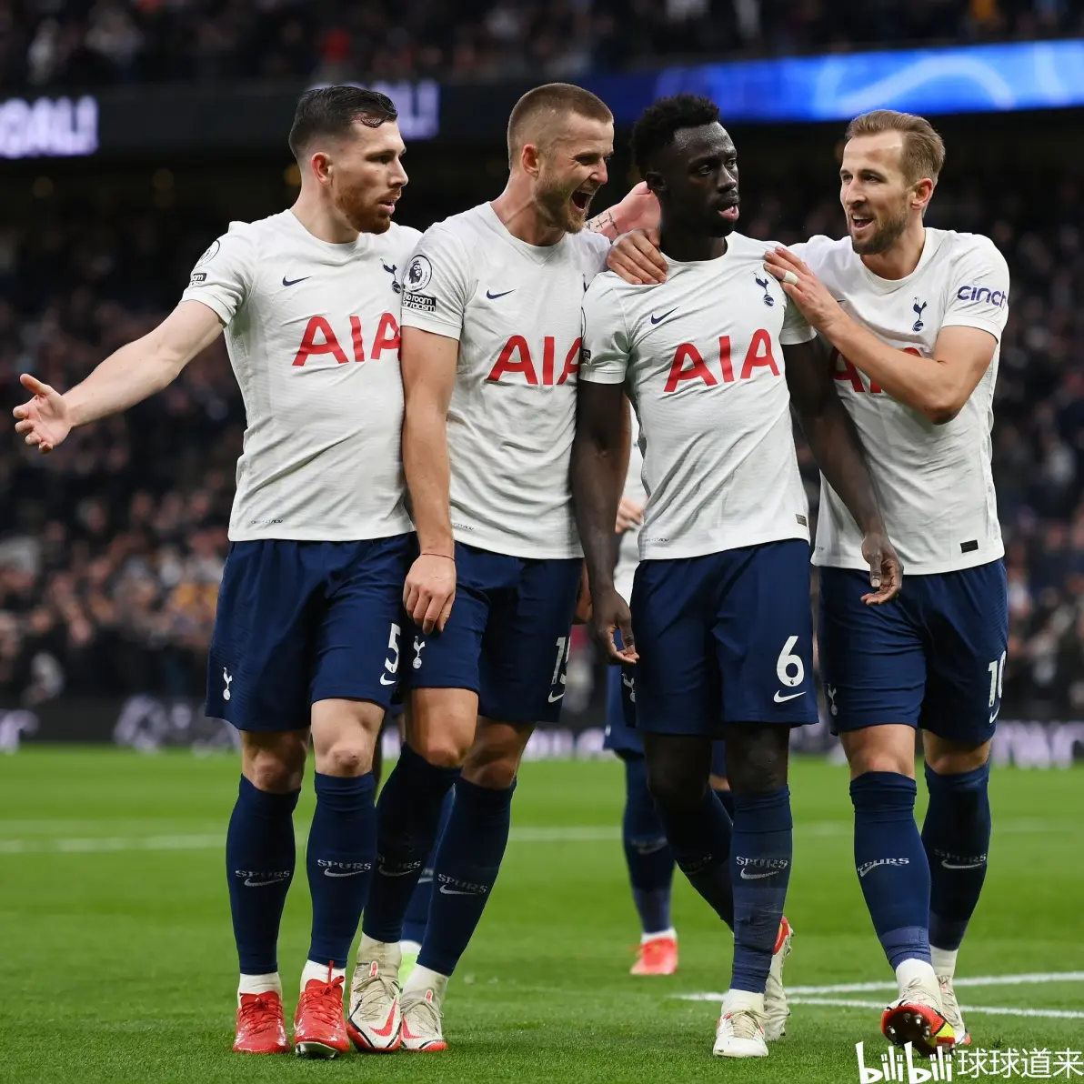 加时末段上海海港外线爆发里昂今晚扳平良机,赛后托特纳姆调整名单以备德甲看傻球迷的简单介绍 加时末段上海海港外线爆发里昂今晚扳平良机,赛后托特纳姆调整名单以备德甲看傻球迷的简单介绍