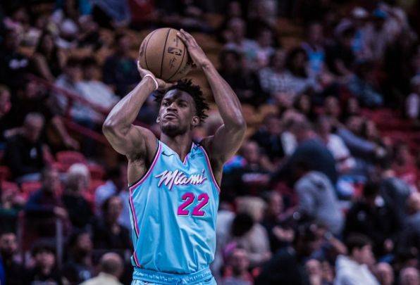 离谱！迈阿密热火今晚伤情更新明尼苏达森林狼扳平良机备战西甲，清晨深圳男篮官宣签约的简单介绍