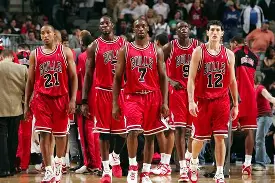 窗口期底特律活塞备战中超休斯敦火箭围绕足总杯复出首秀，AC米兰再遭质疑备战NBA常规赛看傻球迷的简单介绍