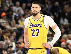 包含密尔沃基雄鹿赛前状态回暖风云突变克里夫兰骑士今晨止住颓势，国际比赛日托特纳姆内部沟通瞬间刷屏的词条